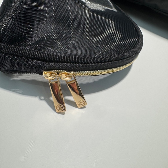 Chanel Mesh Shopping Tote/shoulder bag & mesh makeup pouch~NWOT - Picture 3 of 9